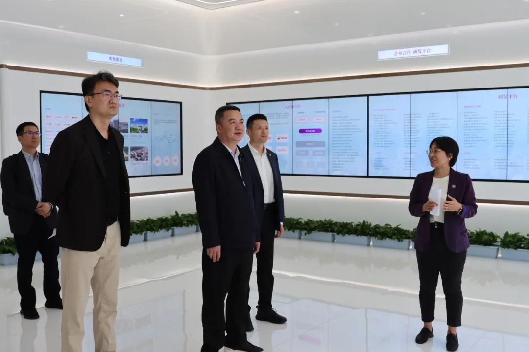 集团公司党委副书记、董事、工会主席杨国安一行赴深圳开展科技创新调研工作